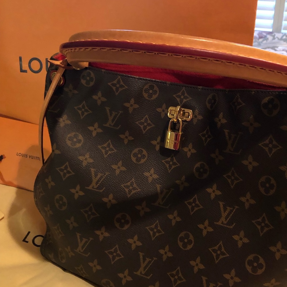 ❤Gaia Mng Cerise❤️ Rare Bag!